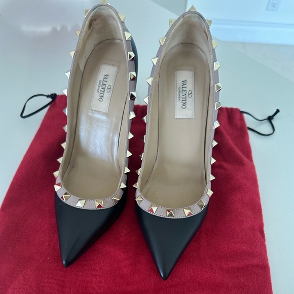 Authentic VALENTINO Rock Stud Pumps - Picture 3 of 8